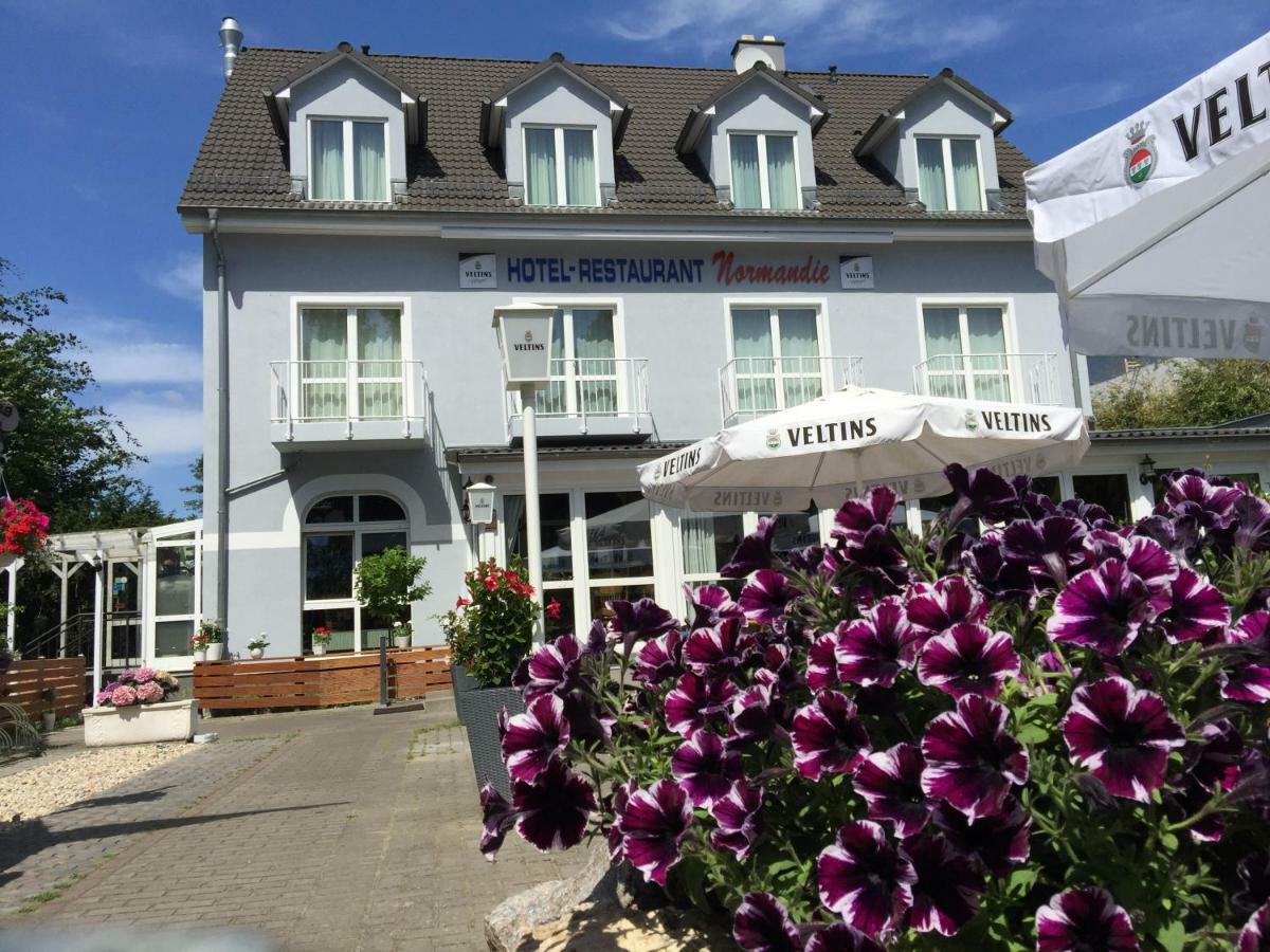 Hotel Restaurant Normandie 斯齐道 外观 照片